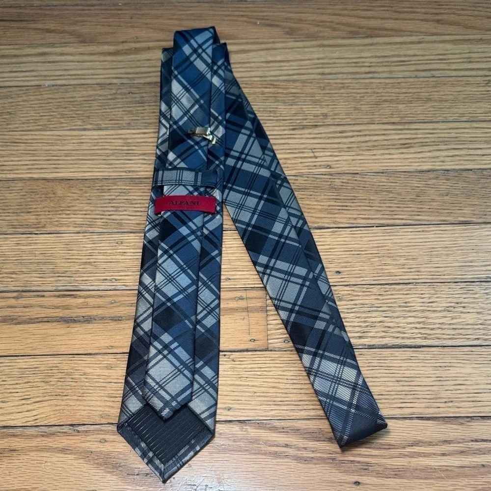 Alfani gold and black plaid tie with tie clip